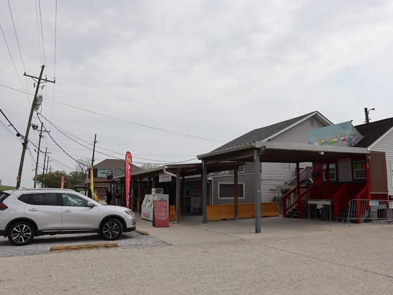 Castnet Seafood exterior